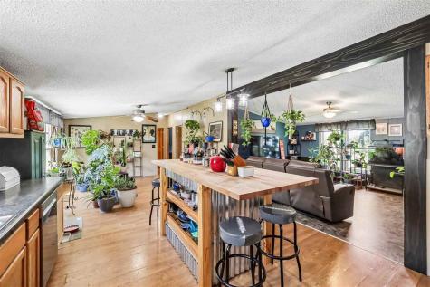 1210 Fir Avenue Wellman IA 52356