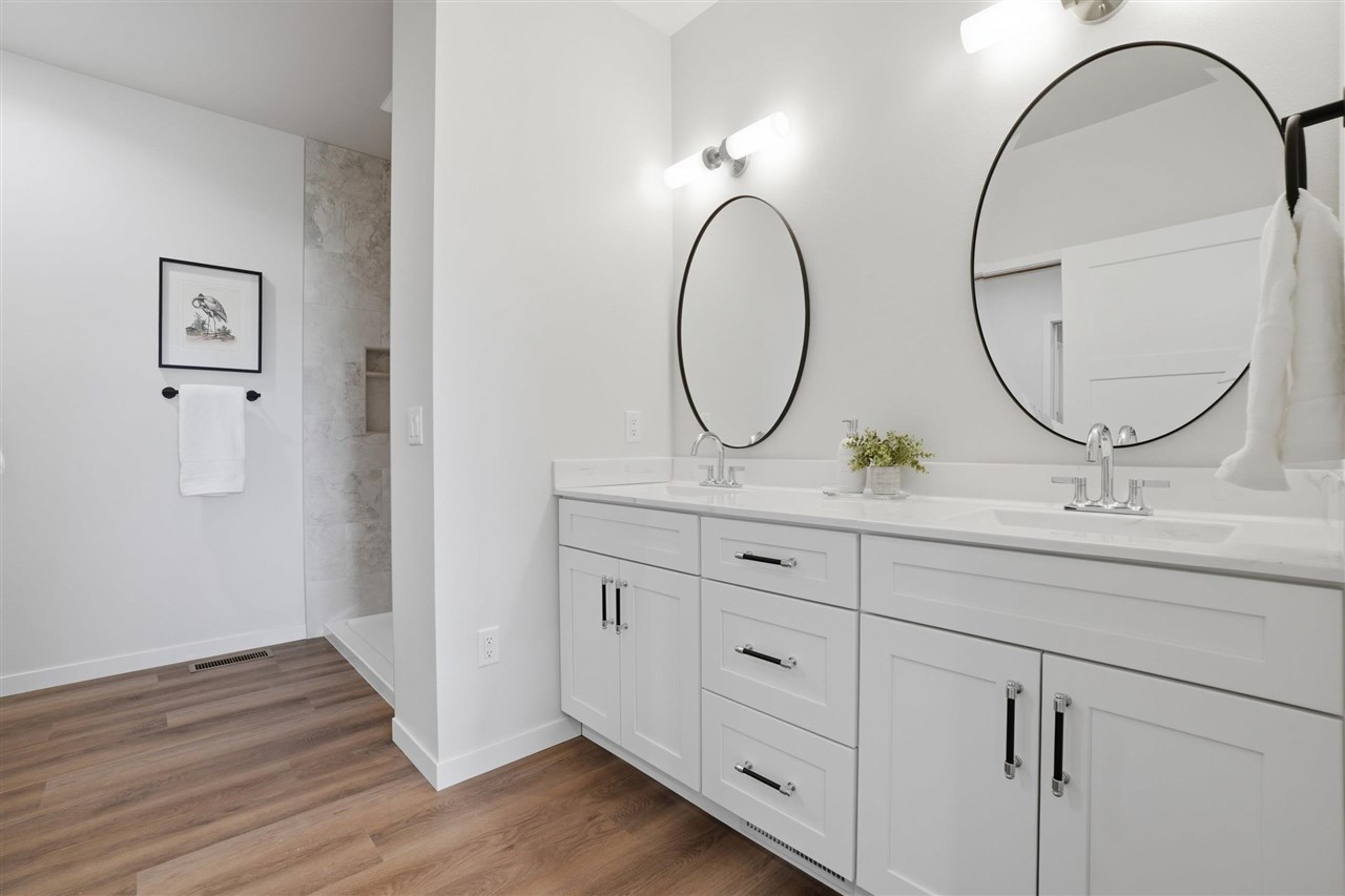 215B Timberline Terrace Kalona IA 52247