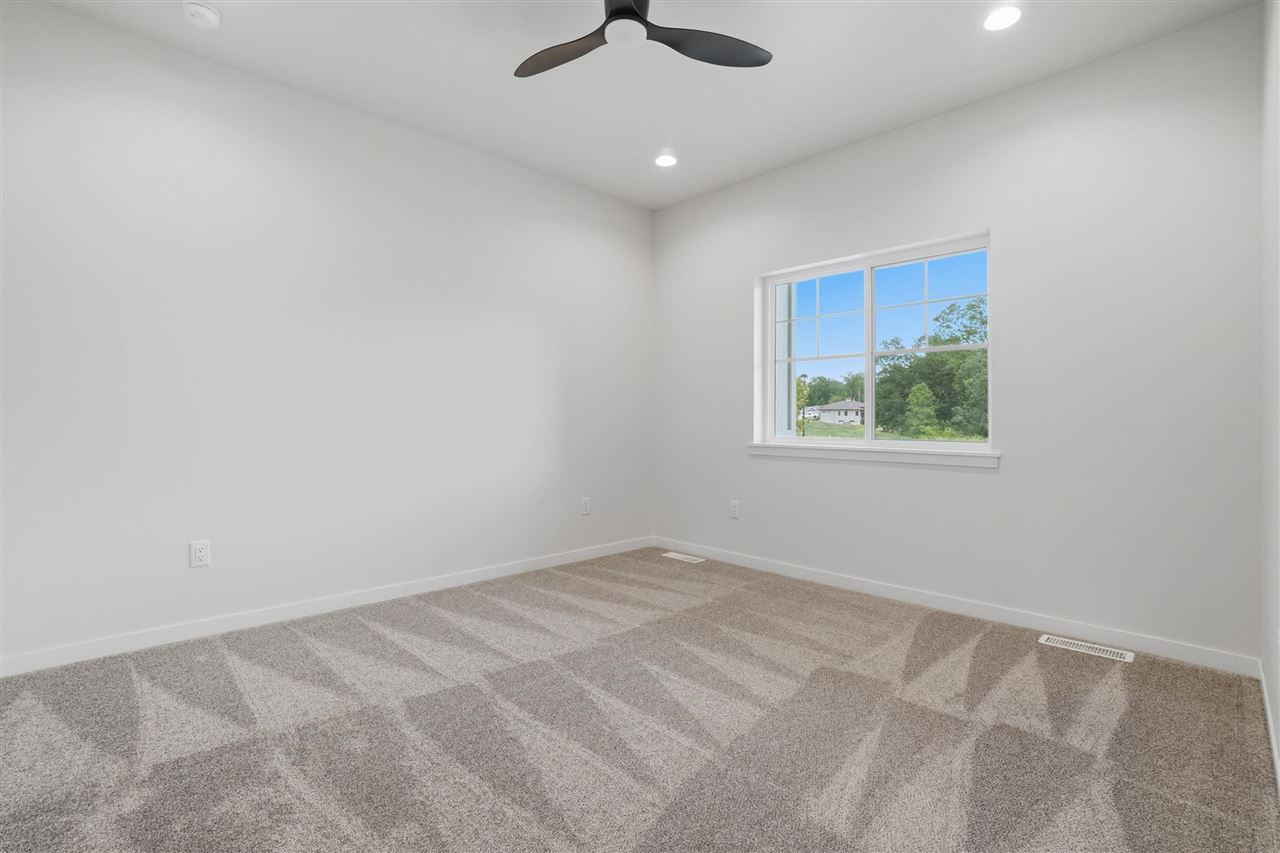 215B Timberline Terrace Kalona IA 52247