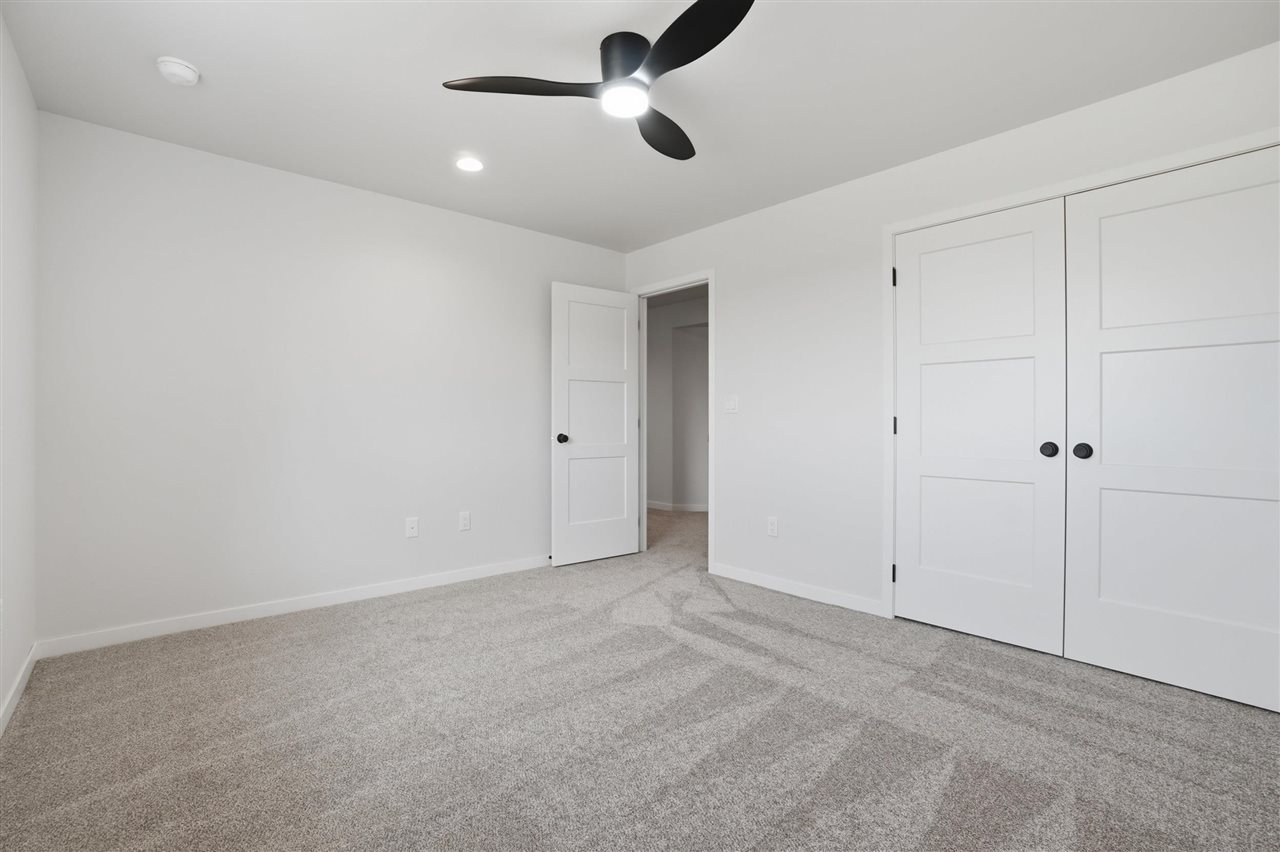 215B Timberline Terrace Kalona IA 52247