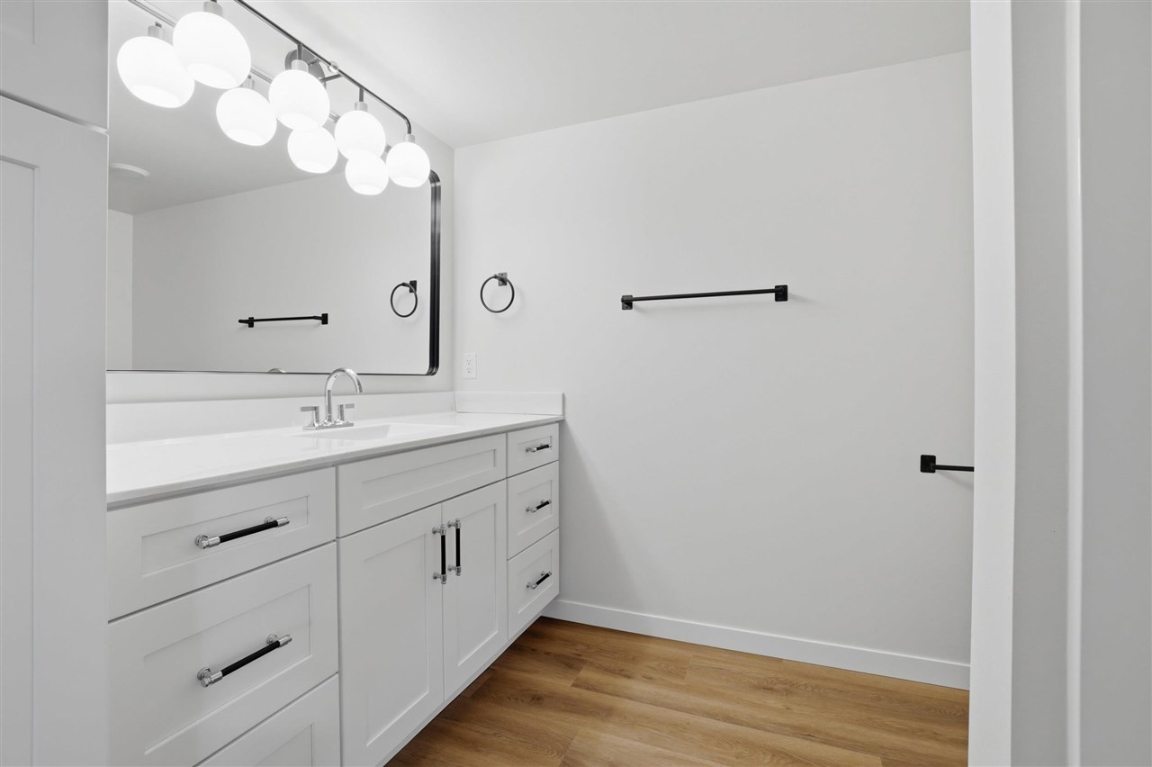 215B Timberline Terrace Kalona IA 52247