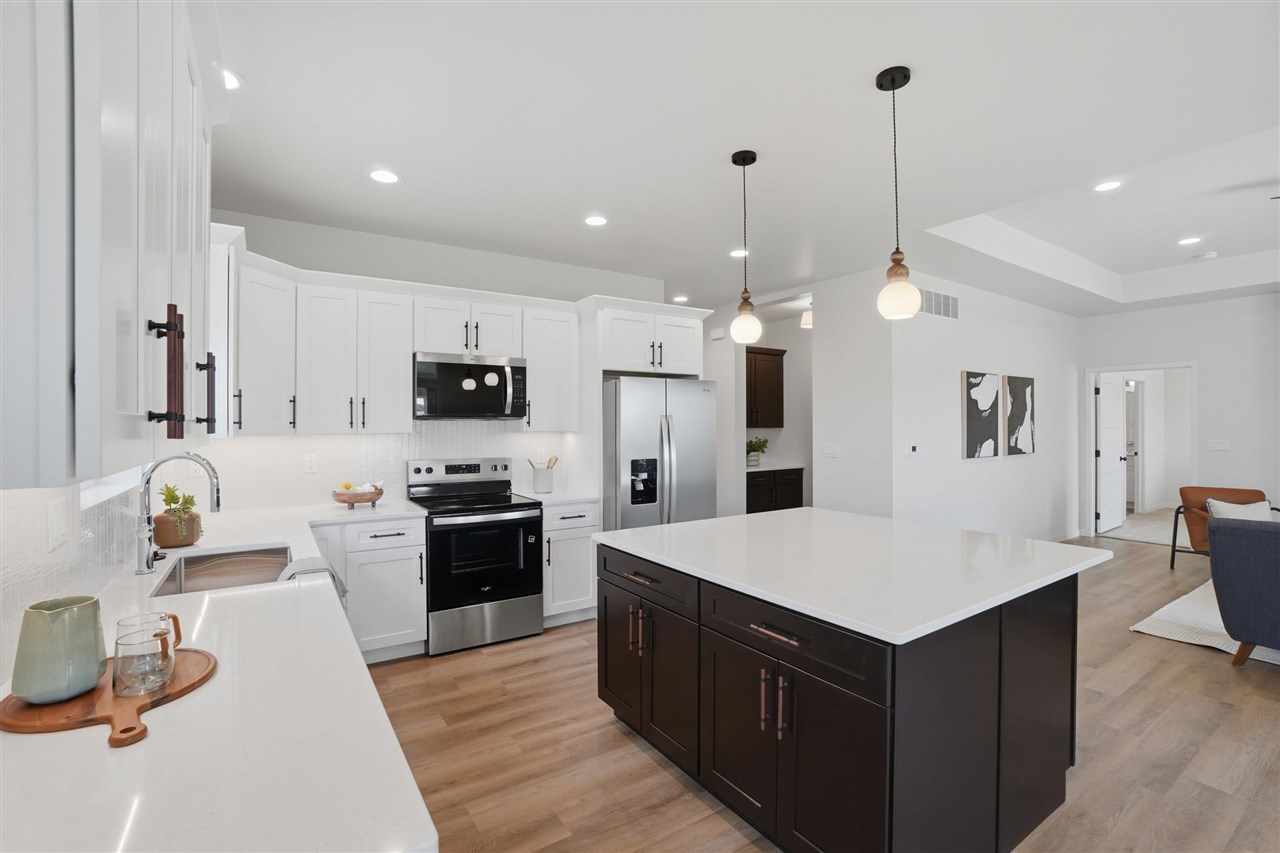 215B Timberline Terrace Kalona IA 52247