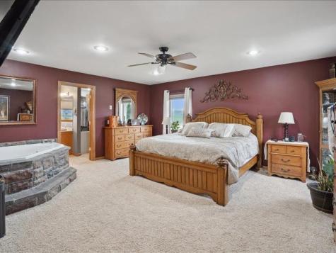 3752 Lacina Drive SW Iowa City IA 52240