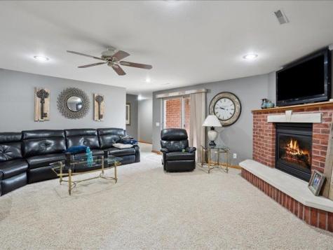 3752 Lacina Drive SW Iowa City IA 52240