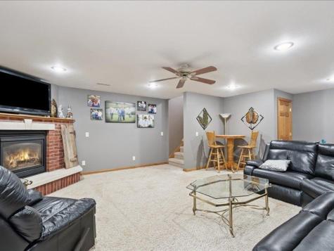 3752 Lacina Drive SW Iowa City IA 52240
