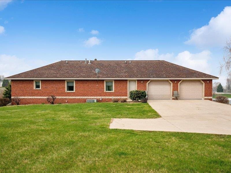 3752 Lacina Drive SW Iowa City IA 52240