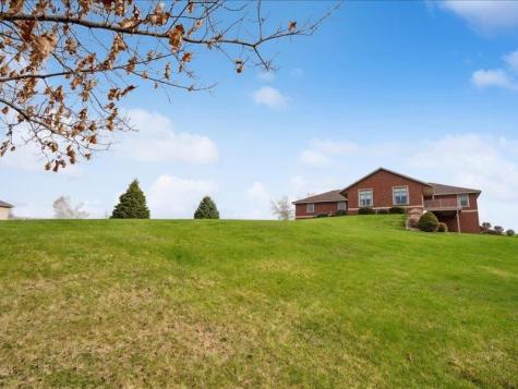 3752 Lacina Drive SW Iowa City IA 52240