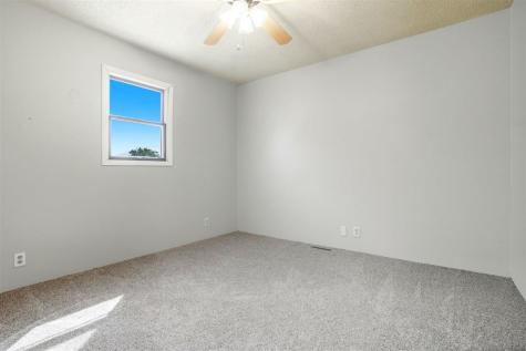 533 S Ave B Washington IA 52353