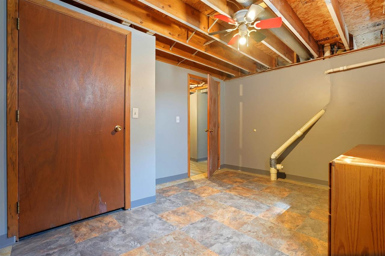 533 S Ave B Washington IA 52353