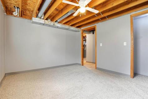 533 S Ave B Washington IA 52353