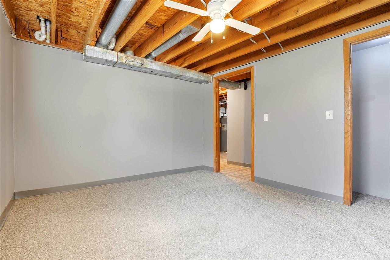 533 S Ave B Washington IA 52353