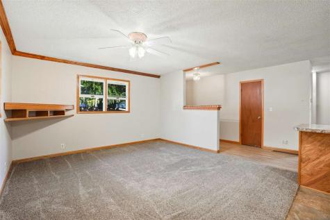 533 S Ave B Washington IA 52353