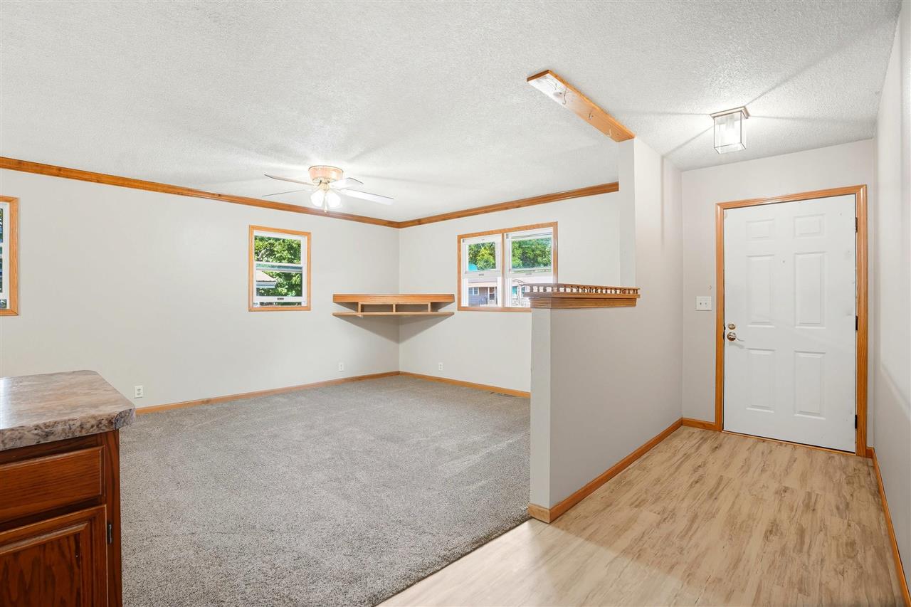 533 S Ave B Washington IA 52353