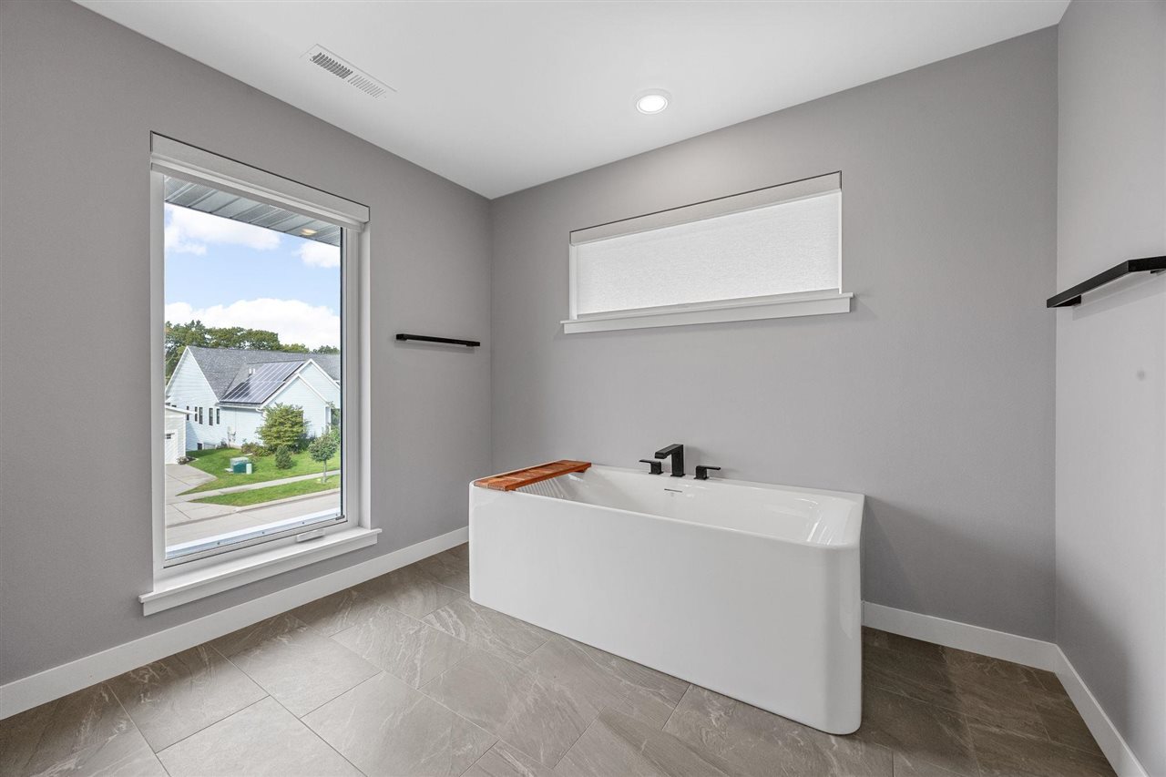 1368 Tamarack Trail Iowa City IA 52245