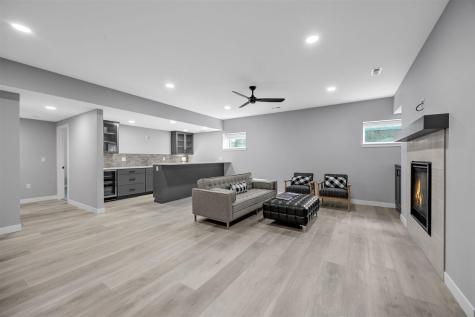 1368 Tamarack Trail Iowa City IA 52245