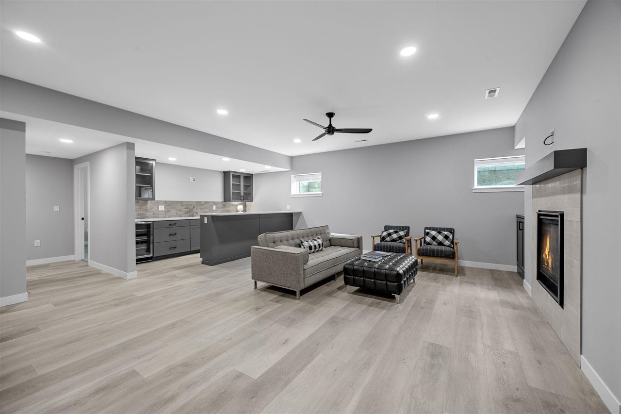 1368 Tamarack Trail Iowa City IA 52245