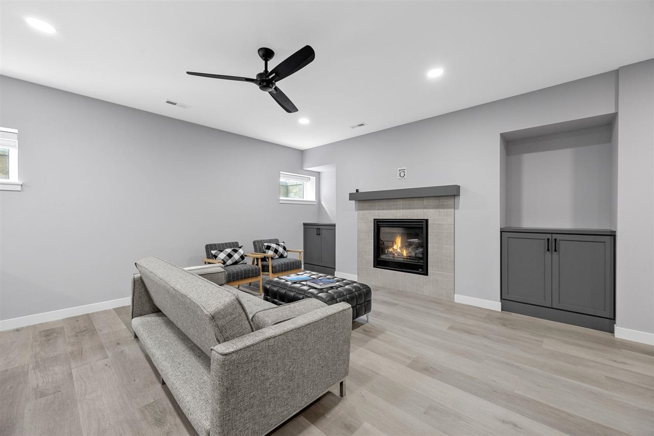 1368 Tamarack Trail Iowa City IA 52245