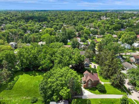 416 Reno Street Iowa City IA 52245