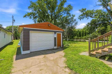 903 E Main Street Washington IA 52353