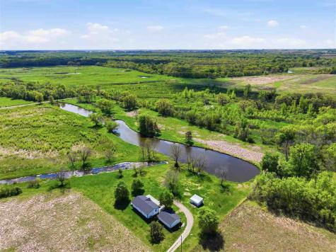 1870 170th Street West Liberty IA 52776-9075