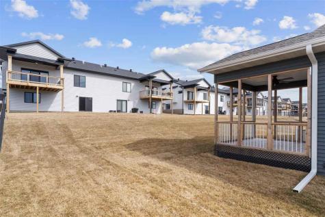 15 N Seven Oaks Road North Liberty IA 52317