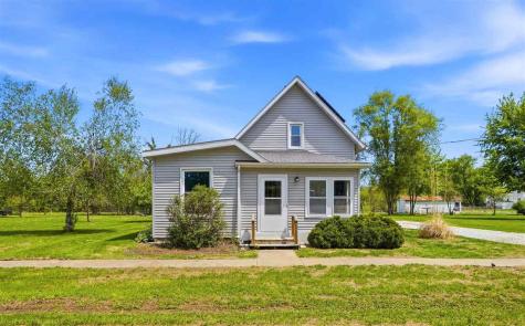 400 N Farmer Street Brighton IA 52540