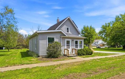 400 N Farmer Street Brighton IA 52540