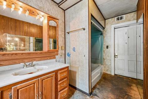 5419 420th Street SE Iowa City IA 52245