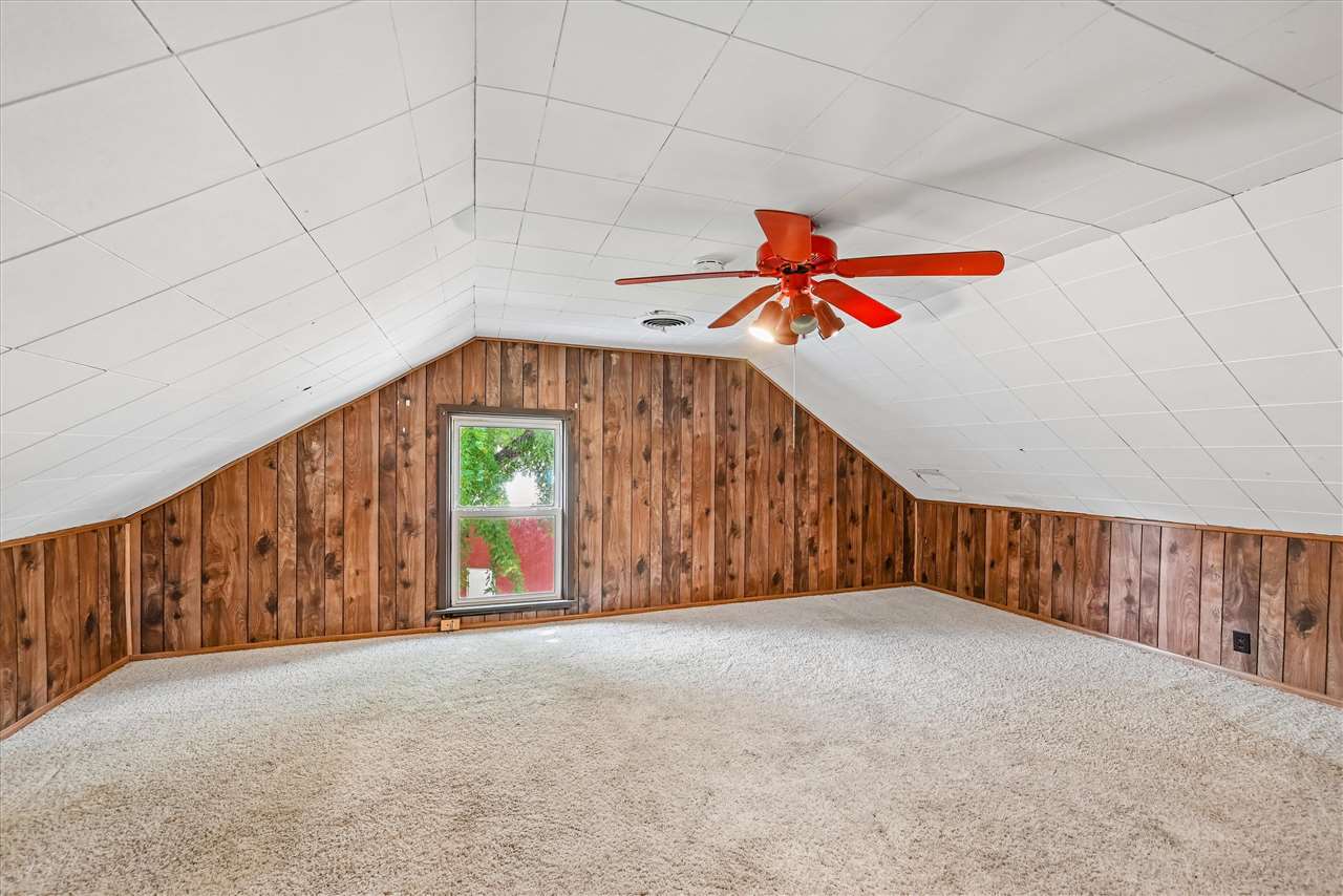 5419 420th Street SE Iowa City IA 52245