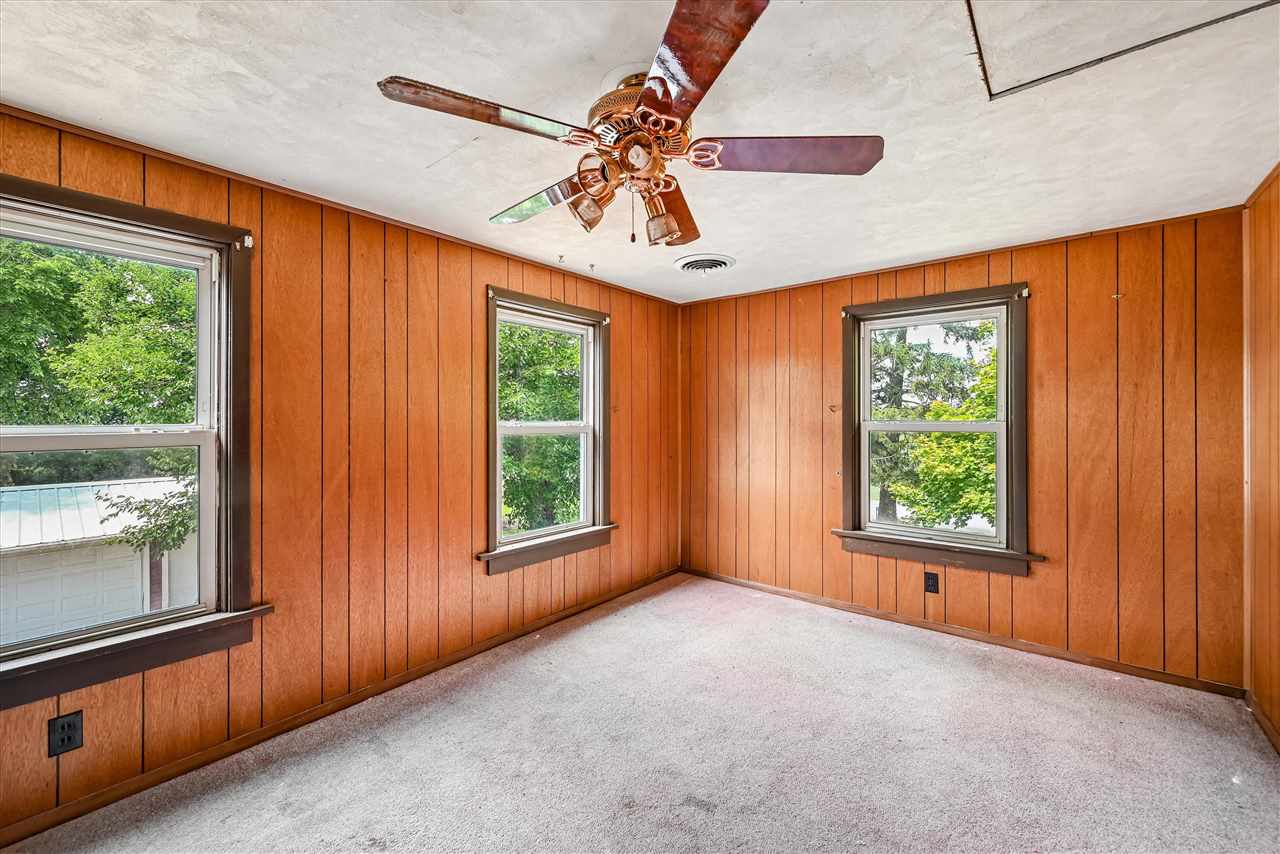 5419 420th Street SE Iowa City IA 52245
