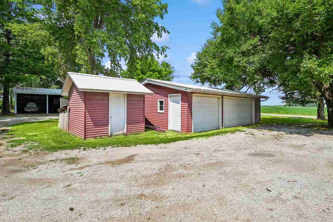 5419 420th Street SE Iowa City IA 52245