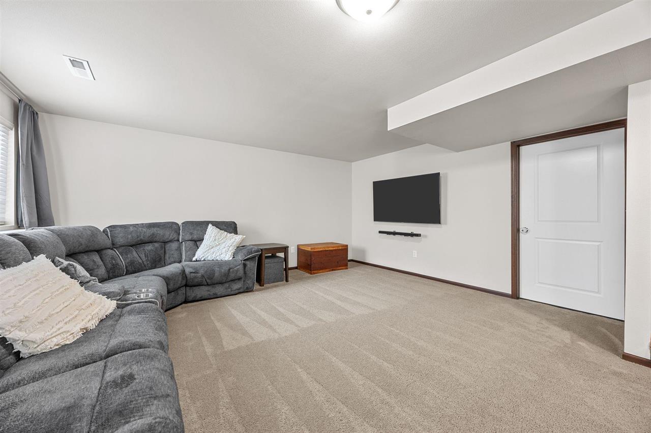 611 Croell Avenue Tiffin IA 52340