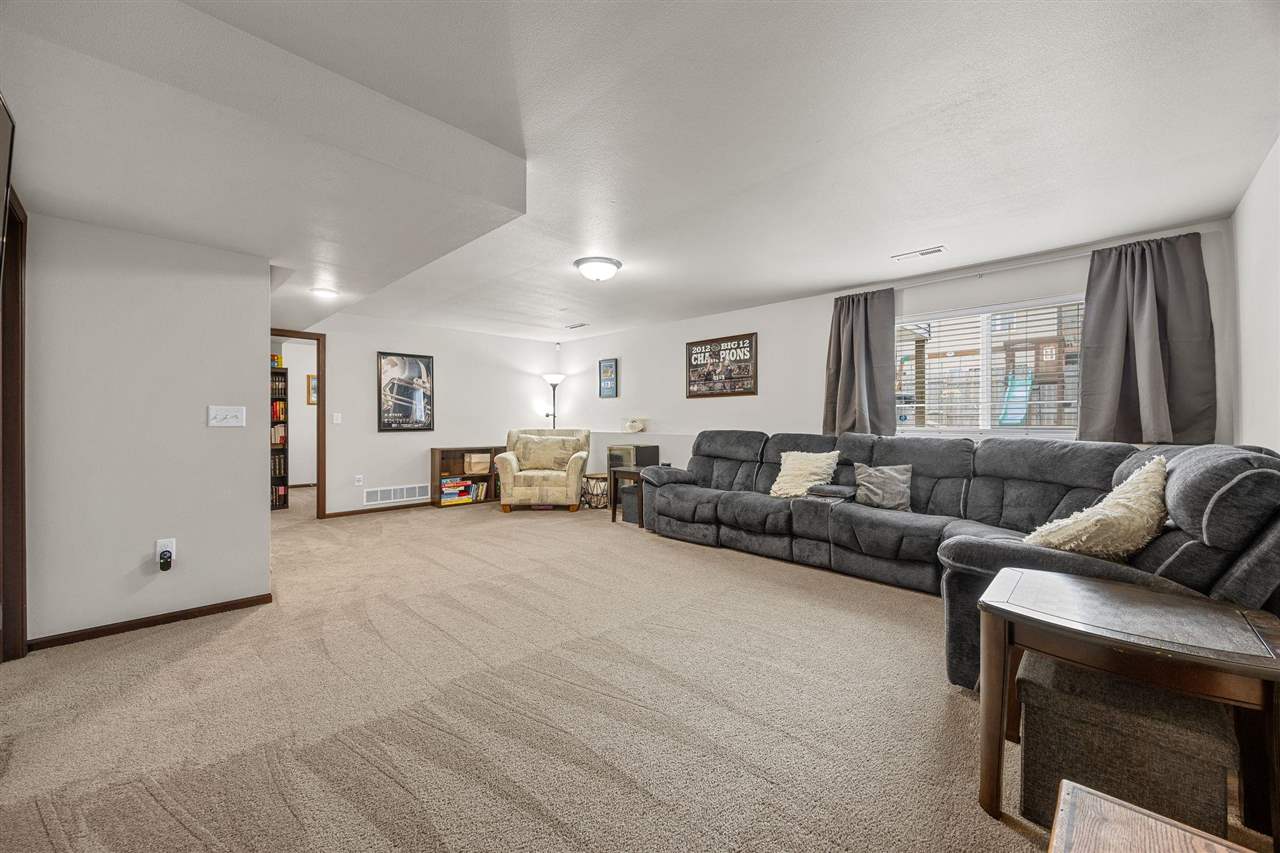 611 Croell Avenue Tiffin IA 52340