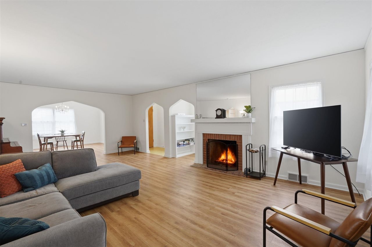 1119 Hyde Drive Des Moines IA 50315