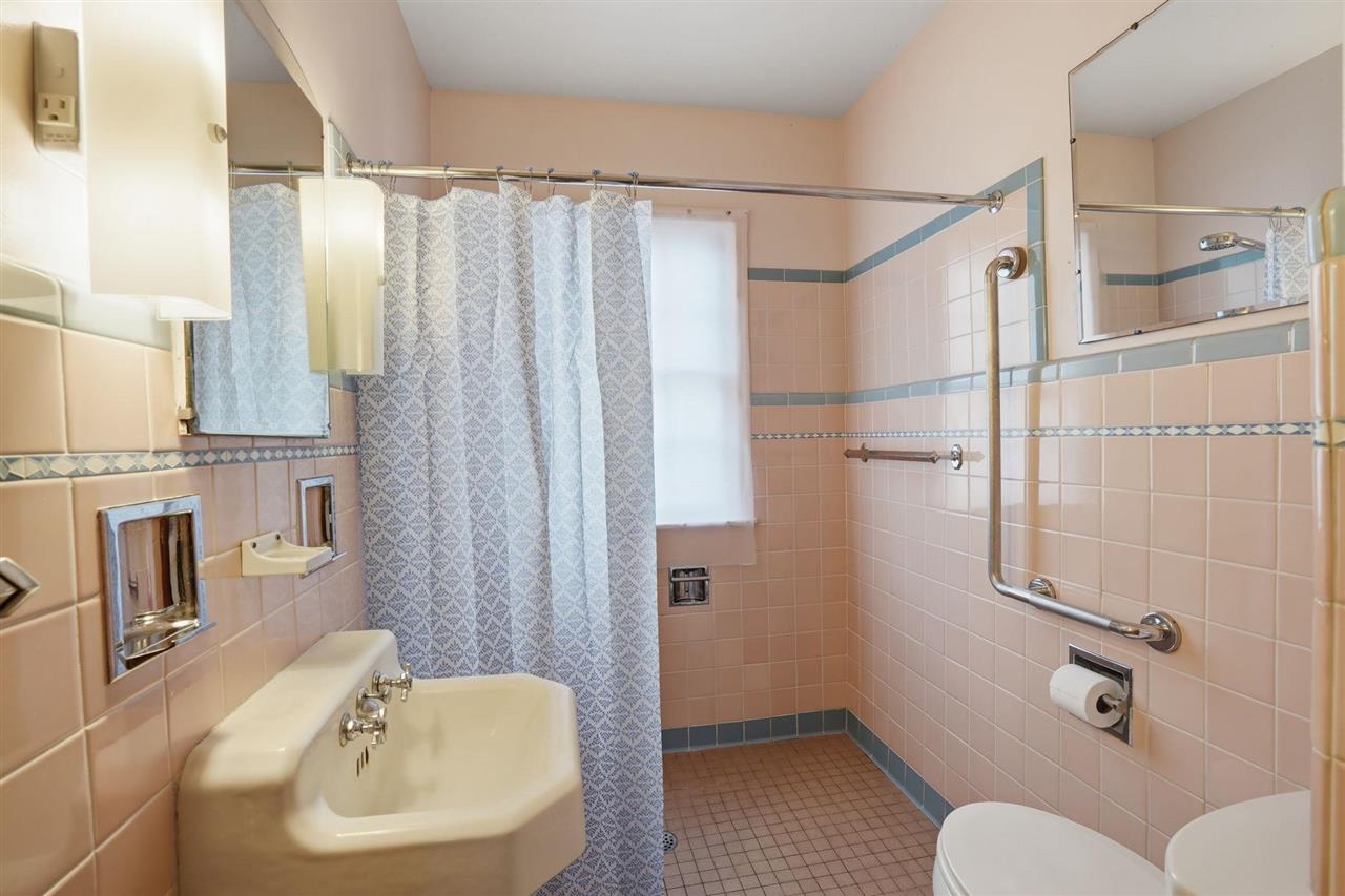 1119 Hyde Drive Des Moines IA 50315