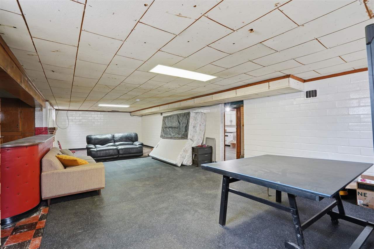 1119 Hyde Drive Des Moines IA 50315