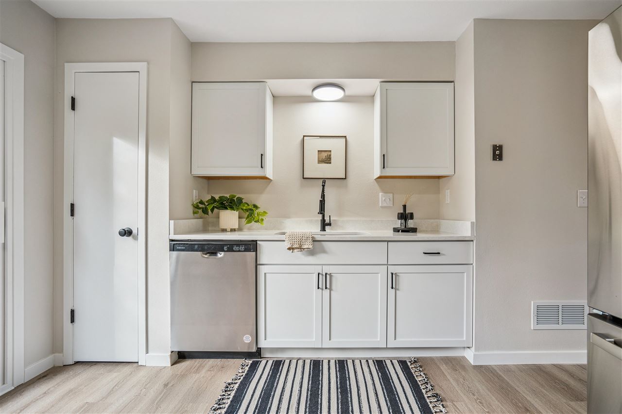 232 27th Street NW Cedar Rapids IA 52405