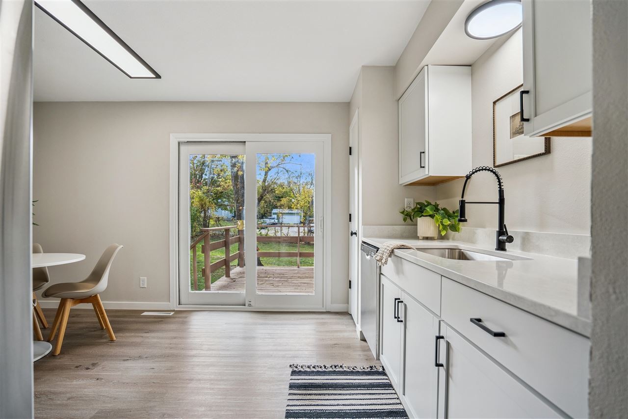 232 27th Street NW Cedar Rapids IA 52405