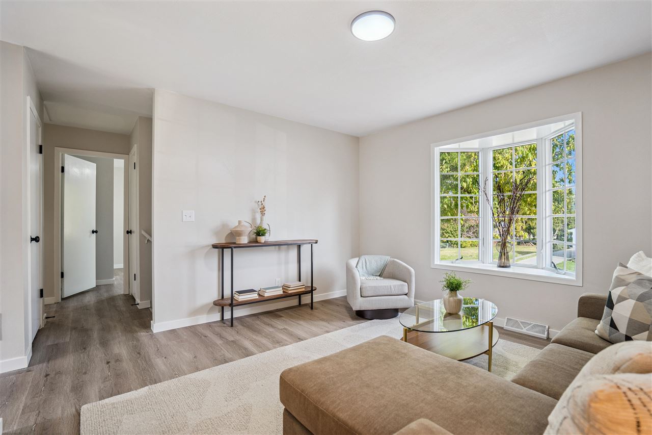 232 27th Street NW Cedar Rapids IA 52405