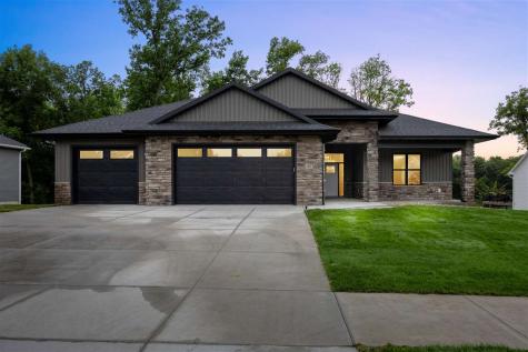 707 Owen Court Tiffin IA 52340