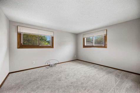 1105 Country Club Drive SE Mt Vernon IA 52314