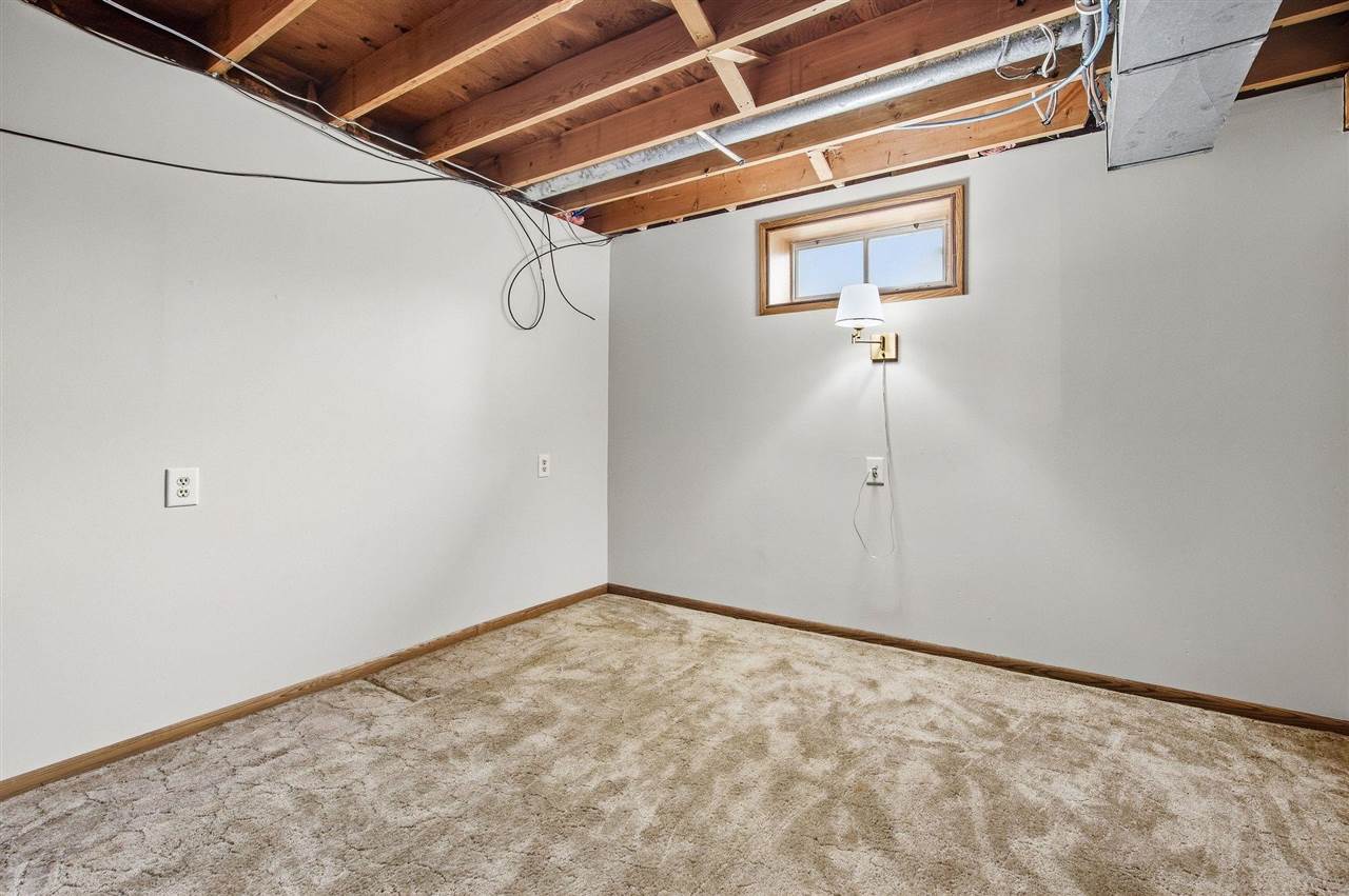 1105 Country Club Drive SE Mt Vernon IA 52314