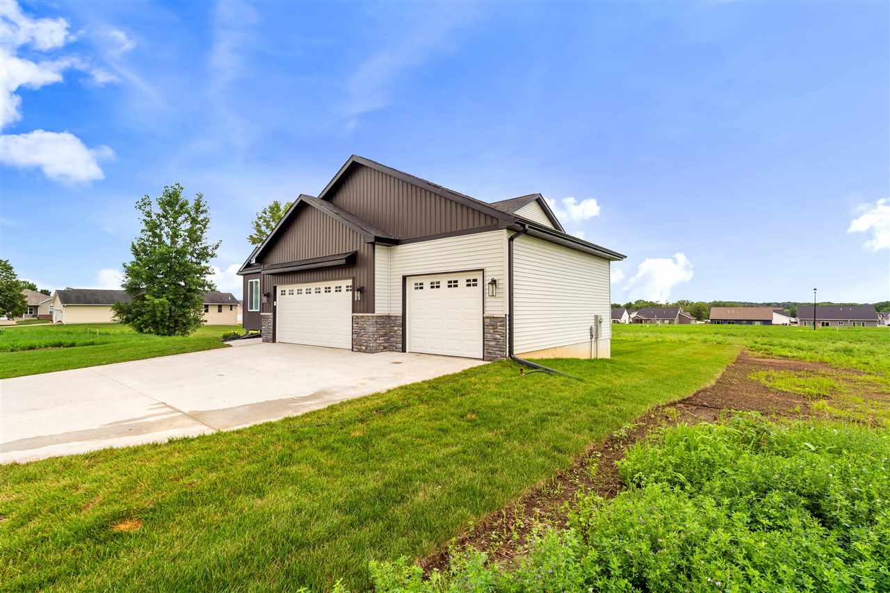 803 Irving Drive Solon IA 52333