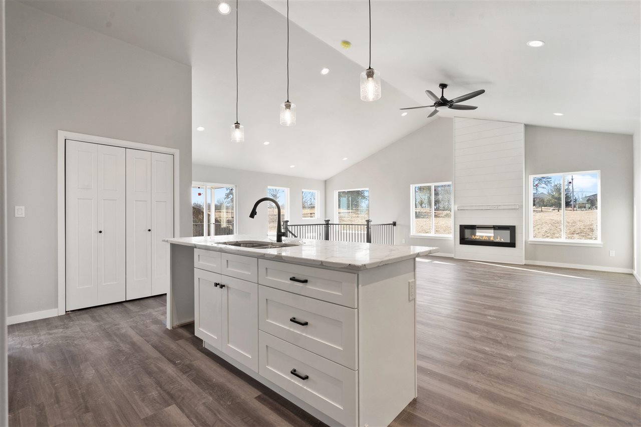 803 Irving Drive Solon IA 52333