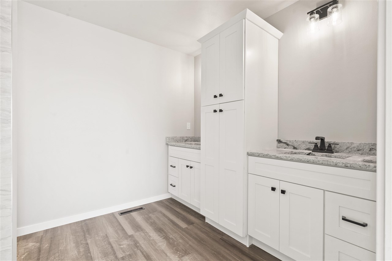 803 Irving Drive Solon IA 52333