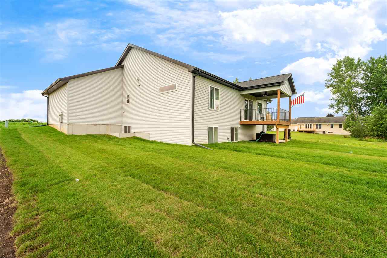 803 Irving Drive Solon IA 52333