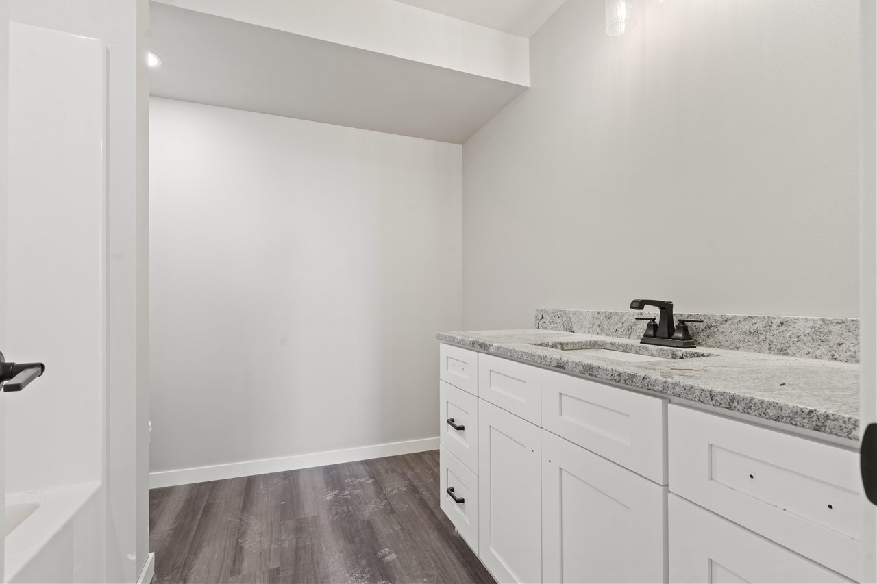 803 Irving Drive Solon IA 52333
