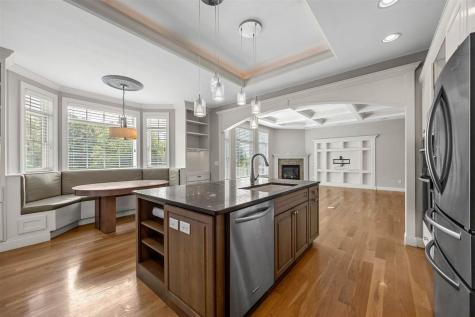 713 Sherwood Iowa City IA 52245
