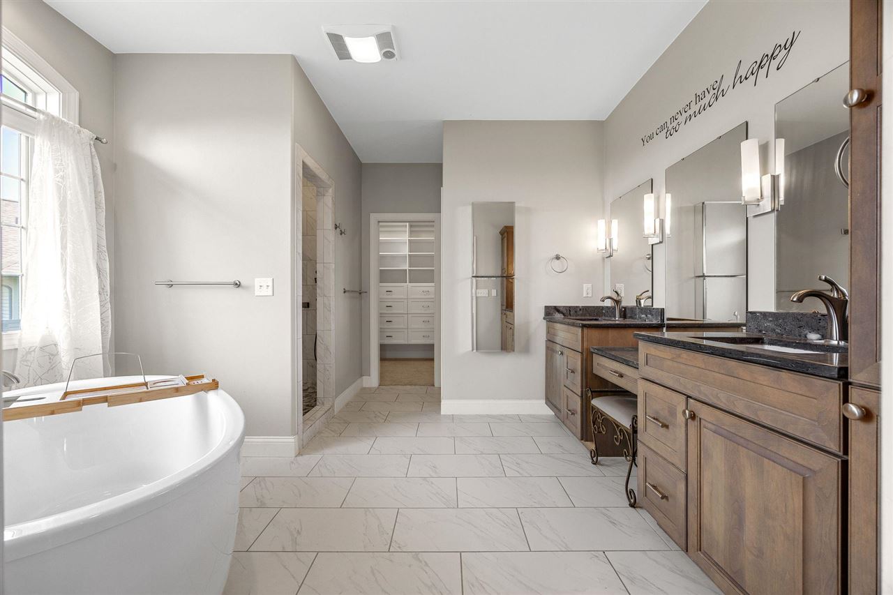 713 Sherwood Iowa City IA 52245