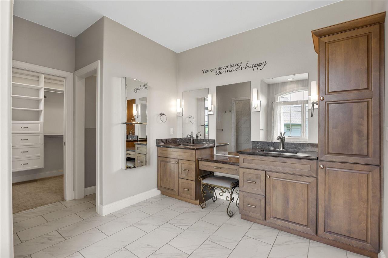 713 Sherwood Iowa City IA 52245